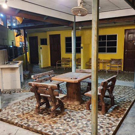 Lagenda Resthouse Cenang Beach Pantai Cenang  Exterior foto